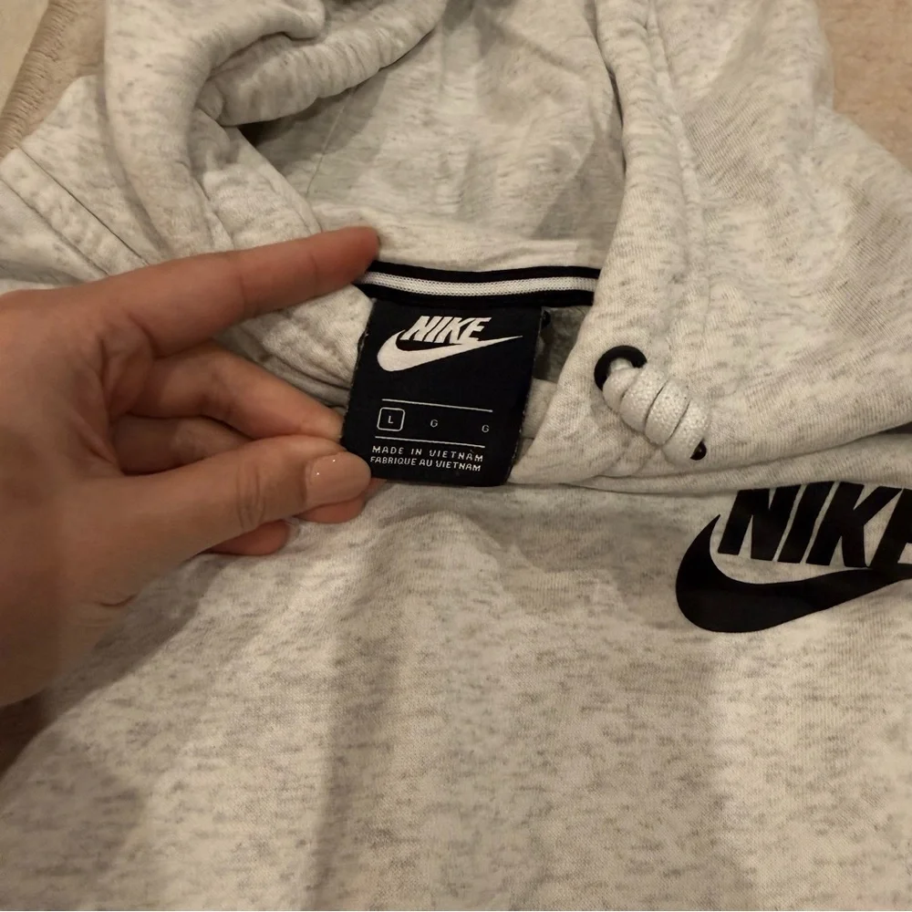 Nike Light‎ Gray Hoodie Size Large